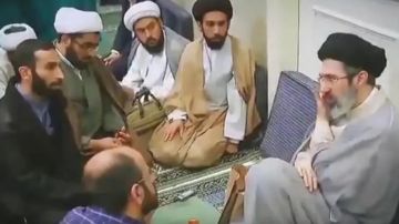 بالفيديو: الظهور الأول لمجتبى خامنئي! بالفيديو: الظهور الأول لمجتبى خامنئي!