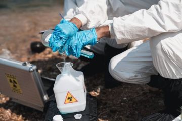 نداء بشأن المواد الكيميائية الخطرة: رحلوها فورا! نداء بشأن المواد الكيميائية الخطرة: رحلوها فورا!