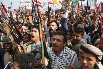 وزارة خارجية الحوثيين تدعو السلطات اللبنانية إلى قراءة التاريخ وتحذرها من تداعيات الوقوف مع إسرائيل وزارة خارجية الحوثيين تدعو السلطات اللبنانية إلى قراءة التاريخ وتحذرها من تداعيات الوقوف مع إسرائيل