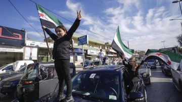 سوريا تعبر آخر حواجز العزلة
