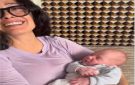 سلمى حايك جدة للمرة الأولى.. هكذا احتضنت حفيدها بانشيتو في أول ظهور له