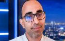 إبراهيم جبر يطرح أسماء عائلات لبنانية ويقول إنها يهودية الأصل - lb