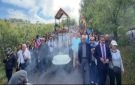 بدء مسيرة القربان المقدس إلى ضريح القديس شربل في دير مار مارون- عنايا