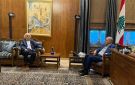جنبلاط زار بري في عين التينة ونسخة من مذكرات جنبلاط الى بري
