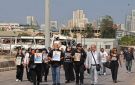 لحظات مؤثرة جدا لأهالي شهداء تفجير المرفأ... - lb