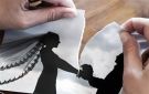 بعد عودتهما.. زوج إعلامية شهيرة يفاجئها بـفيراري حمراء تتجاوز قيمتها 420 ألف دولار (صور)