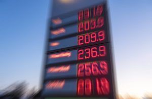 تحذيرات أوروبية من أقسى شتاء منذ 2022 بسبب ارتفاع أسعار الديزل تحذيرات أوروبية من أقسى شتاء منذ 2022 بسبب ارتفاع أسعار الديزل
