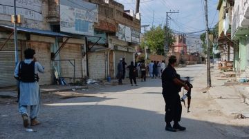 تفجير في مسجد... 15 قتيلا و50 جريحا! تفجير في مسجد... 15 قتيلا و50 جريحا!