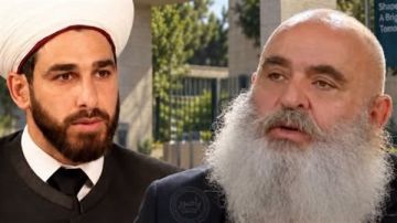 إبراهيم الصقر يرد على الشيخ اللقيس بشأن الصلاة في LAU: روح اعمل جامعة وسميها الأزهر أو المهدي إبراهيم الصقر يرد على الشيخ اللقيس بشأن الصلاة في LAU: روح اعمل جامعة وسميها الأزهر أو المهدي