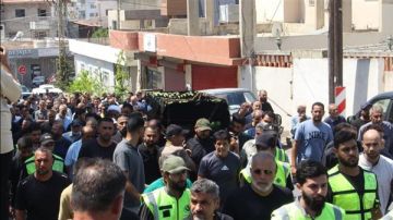 بلدة طورا تشيع الحاجة علية محمود ضاهر (أم خليل) في مأتم حاشد بلدة طورا تشيع الحاجة علية محمود ضاهر (أم خليل) في مأتم حاشد