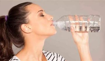 طرق بسيطة للحفاظ على ترطيب الجسم طوال اليوم.. اليكم ابرزها طرق بسيطة للحفاظ على ترطيب الجسم طوال اليوم.. اليكم ابرزها