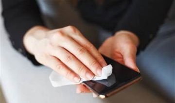 إحذروا.. هذه العادات اليومية تجعل هاتفكم مرتعا للجراثيم إحذروا.. هذه العادات اليومية تجعل هاتفكم مرتعا للجراثيم