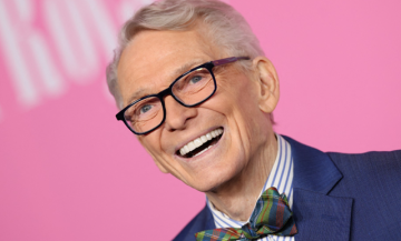 وفاة بوب ماكي عن 87 عاما.. أحد أبرز مصممي أزياء نجمات هوليوود وفاة بوب ماكي عن 87 عاما.. أحد أبرز مصممي أزياء نجمات هوليوود