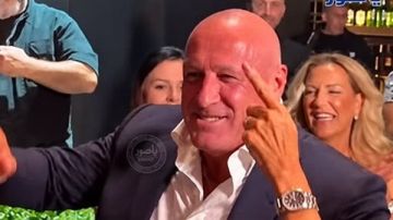 انتشر للإعلامي مارسيل غانم مقطع فيديو وهو يرقص بحماس لافت انتشر للإعلامي مارسيل غانم مقطع فيديو وهو يرقص بحماس لافت