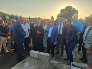 بلدية تحوم البترونية وضعت الحجر الأساس للمقر البلدي برعاية المطران خيرالله بلدية تحوم البترونية وضعت الحجر الأساس للمقر البلدي برعاية المطران خيرالله