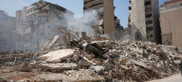 في النبطية: سرقا أحد المباني المدمرة في النبطية: سرقا أحد المباني المدمرة