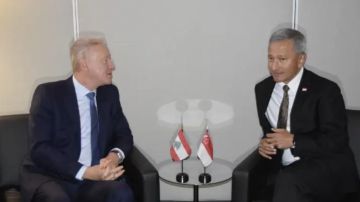 رجي عرض ونظيره السنغافوري للأوضاع والعلاقات الثنائية رجي عرض ونظيره السنغافوري للأوضاع والعلاقات الثنائية