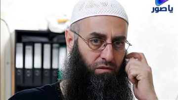 وصول أحمد الأسير إلى المحكمة العسكرية وستبدأ الجلسة بعد نصف ساعة وصول أحمد الأسير إلى المحكمة العسكرية وستبدأ الجلسة بعد نصف ساعة