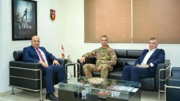خريش استقبل وفدا من اللجنة العسكرية التقنية من أجل لبنان خريش استقبل وفدا من اللجنة العسكرية التقنية من أجل لبنان