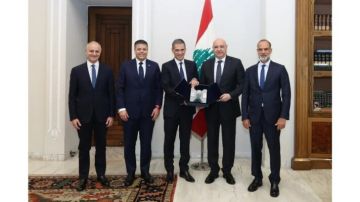 الرئيس عون: توسعة محطة الحاويات في مرفأ بيروت تعزز تنافسية لبنان وتعيد إليه دوره الاقتصادي الرئيس عون: توسعة محطة الحاويات في مرفأ بيروت تعزز تنافسية لبنان وتعيد إليه دوره الاقتصادي