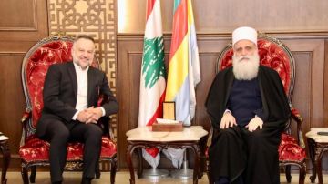 شيخ العقل استقبل وفدا من الحزب وشخصيات شيخ العقل استقبل وفدا من الحزب وشخصيات