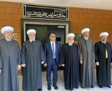 سماحة الرئيس عساف يتفقد محكمة طرابلس الشرعية السنية ويطلع على حسن سير العمل فيها سماحة الرئيس عساف يتفقد محكمة طرابلس الشرعية السنية ويطلع على حسن سير العمل فيها