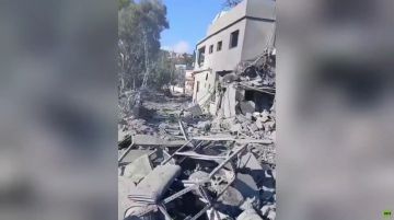 جنوب لبنان.. آثار الغارة الإسرائيلية العنيفة على بلدة النبطية الفوقا جنوب لبنان.. آثار الغارة الإسرائيلية العنيفة على بلدة النبطية الفوقا