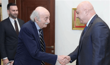 هل يقود جنبلاط وساطة بين عون وحزب الله؟ هل يقود جنبلاط وساطة بين عون وحزب الله؟