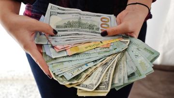 كيف تسهل الدولة قبض النواب الخاضعين للعقوبات رواتبهم؟ كيف تسهل الدولة قبض النواب الخاضعين للعقوبات رواتبهم؟