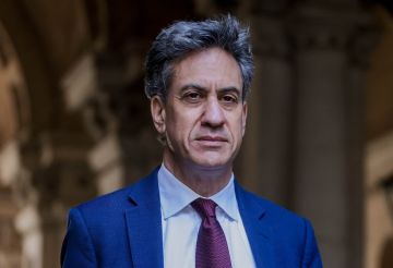 بريطانيا تفرض عقوبات على الذراع المالية لحزب الله اللبناني بريطانيا تفرض عقوبات على الذراع المالية لحزب الله اللبناني