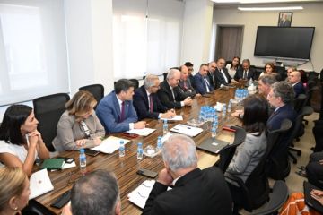 حاكم مصرف لبنان: بحلول نهاية عام 2026 سيكون قد أعيد إلى المودعين مبلغ 8.1 مليارات دولار من أموالهم حاكم مصرف لبنان: بحلول نهاية عام 2026 سيكون قد أعيد إلى المودعين مبلغ 8.1 مليارات دولار من أموالهم