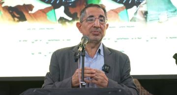 الحاج حسن: من أراد أن يكون لكل اللبنانيين كما يقول عليه أن يبدأ من أهل المقاومة وشعبها وبيئتها وجمهورها الحاج حسن: من أراد أن يكون لكل اللبنانيين كما يقول عليه أن يبدأ من أهل المقاومة وشعبها وبيئتها وجمهورها