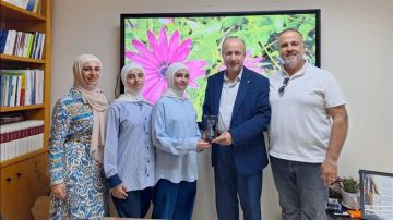 ثانوية السفير تمنح جائزة فاطمة عاصي لعام 2027 للطالبة تاليا علي زعرور ثانوية السفير تمنح جائزة فاطمة عاصي لعام 2027 للطالبة تاليا علي زعرور