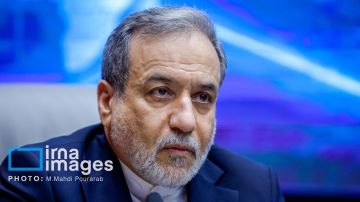عراقتشي لنظيره الأردني: الى متى ستنتظر إيران للرد على معتد لا يحترم سيادة الدول العربية ولا سيادتها؟ عراقتشي لنظيره الأردني: الى متى ستنتظر إيران للرد على معتد لا يحترم سيادة الدول العربية ولا سيادتها؟