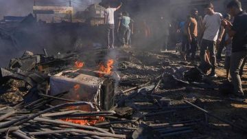 قوات الاحتلال تواصل خرق وقف إطلاق النار في قطاع غزة بقصف مدفعي ونسف مبان سكنية قوات الاحتلال تواصل خرق وقف إطلاق النار في قطاع غزة بقصف مدفعي ونسف مبان سكنية