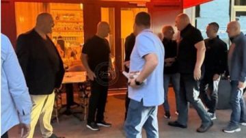 على هامش مشاركته في باريس، لبى رئيس الجمهورية العماد جوزيف عون دعوة لزيارة مطعم RIMAL الرمال على هامش مشاركته في باريس، لبى رئيس الجمهورية العماد جوزيف عون دعوة لزيارة مطعم RIMAL الرمال
