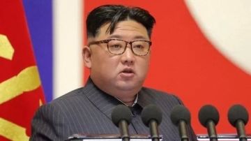 كيم جونغ أون: مدمرة كوريا الشمالية الجديدة تدخل منظومة الردع النووي كيم جونغ أون: مدمرة كوريا الشمالية الجديدة تدخل منظومة الردع النووي