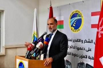 رسامني خلال تسلم 20 حافلة جديدة مقدمة من سلطنة عمان: النقل المشترك أولوية وعلى الدولة تأمين البديل للمواطن رسامني خلال تسلم 20 حافلة جديدة مقدمة من سلطنة عمان: النقل المشترك أولوية وعلى الدولة تأمين البديل للمواطن
