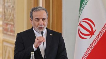 عراقجي: شرط إيران لإعادة فتح مضيق هرمز هو عودة الولايات المتحدة إلى التزاماتها بموجب مذكرة إسلام آباد عراقجي: شرط إيران لإعادة فتح مضيق هرمز هو عودة الولايات المتحدة إلى التزاماتها بموجب مذكرة إسلام آباد