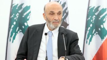 جعجع: أكدت الوقائع أن أكثرية الشعب تساند الحكومة مقابل أقلية عاثت خرابا وفسادا جعجع: أكدت الوقائع أن أكثرية الشعب تساند الحكومة مقابل أقلية عاثت خرابا وفسادا