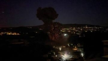 الطيران الإسرائيلي أغار مستهدفا بلدة المنصوري الطيران الإسرائيلي أغار مستهدفا بلدة المنصوري