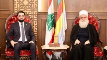 أبي المنى التقى القائم بالأعمال السوري: إعادة الثقة تبدأ بالمحاسبة العادلة أبي المنى التقى القائم بالأعمال السوري: إعادة الثقة تبدأ بالمحاسبة العادلة