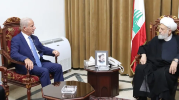 الشيخ الخطيب للسفير الاميركي: فلتنسحب اسرائيل وعندها لكل حادث حديث الشيخ الخطيب للسفير الاميركي: فلتنسحب اسرائيل وعندها لكل حادث حديث