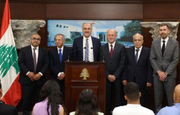عبدالله أشاد بتوقيع عون على قانون تخفيض العقوبات: لا أحد يستطيع وضع الجيش بمواجهة أي مكون عبدالله أشاد بتوقيع عون على قانون تخفيض العقوبات: لا أحد يستطيع وضع الجيش بمواجهة أي مكون
