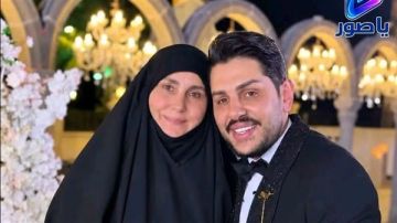 الناشط عبد الله عقيل يشكر والدته لحضور زفافه الناشط عبد الله عقيل يشكر والدته لحضور زفافه