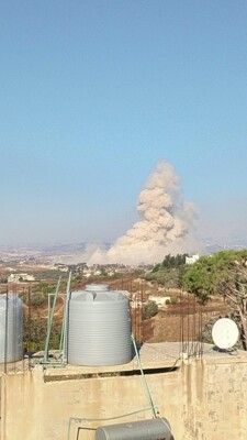 الطيران الحربي الاسرائيلي شن غارة عنيفة على زوطر الشرقية سمع صداها في ارجاء الجنوب الطيران الحربي الاسرائيلي شن غارة عنيفة على زوطر الشرقية سمع صداها في ارجاء الجنوب
