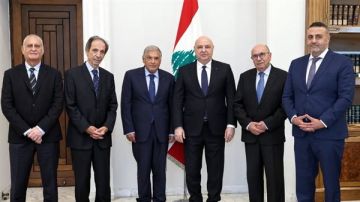عون يشيد بإنجازات الريجي : الإدارة السليمة والعمل للمصلحة الوطنية وراء النجاحات عون يشيد بإنجازات الريجي : الإدارة السليمة والعمل للمصلحة الوطنية وراء النجاحات