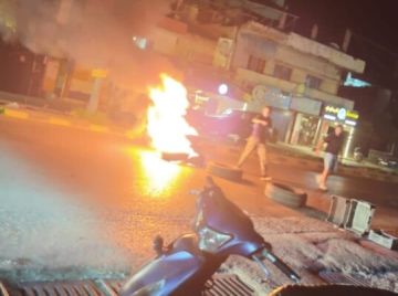 الجديد: محتجون قطعوا ليلا طريق البداوي- طرابلس احتجاجا على الطعن في قانون العفو الجديد: محتجون قطعوا ليلا طريق البداوي- طرابلس احتجاجا على الطعن في قانون العفو