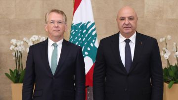 بالصور: الرئيس عون يتسلم أوراق اعتماد هؤلاء سفراء بالصور: الرئيس عون يتسلم أوراق اعتماد هؤلاء سفراء