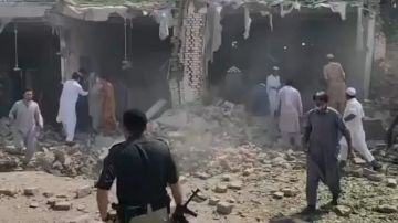 تفجير انتحاري استهدف مسجدا بمقر قيادة الشرطة في كوهات الباكستانية